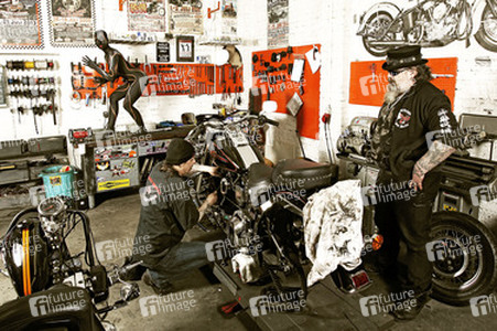 WORKING ART: Zweiradmechaniker / Motorcycle Mechanic