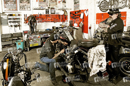 WORKING ART: Zweiradmechaniker / Motorcycle Mechanic