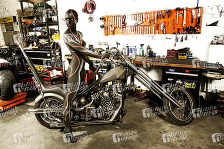 WORKING ART: Zweiradmechaniker / Motorcycle Mechanic