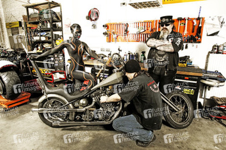 WORKING ART: Zweiradmechaniker / Motorcycle Mechanic