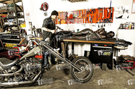 WORKING ART: Zweiradmechaniker / Motorcycle Mechanic