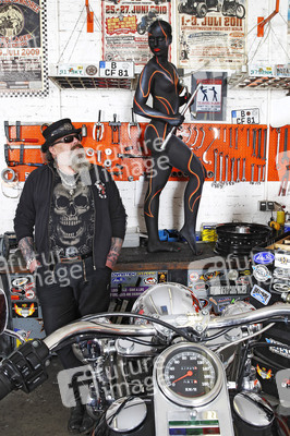 WORKING ART: Zweiradmechaniker / Motorcycle Mechanic