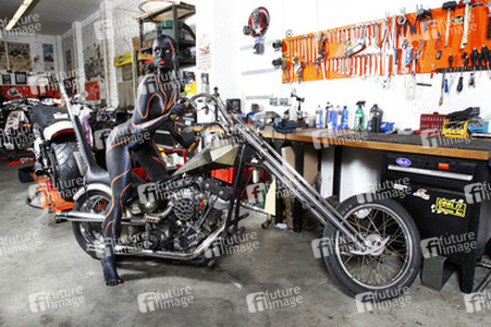 WORKING ART: Zweiradmechaniker / Motorcycle Mechanic