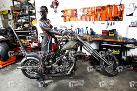 WORKING ART: Zweiradmechaniker / Motorcycle Mechanic