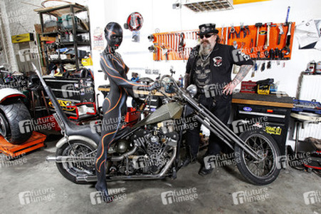 WORKING ART: Zweiradmechaniker / Motorcycle Mechanic