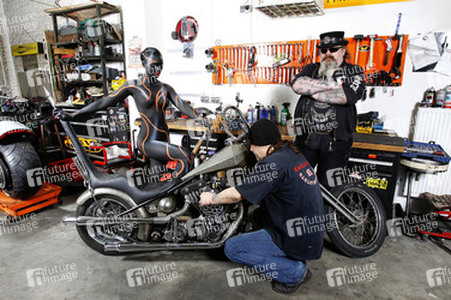 WORKING ART: Zweiradmechaniker / Motorcycle Mechanic