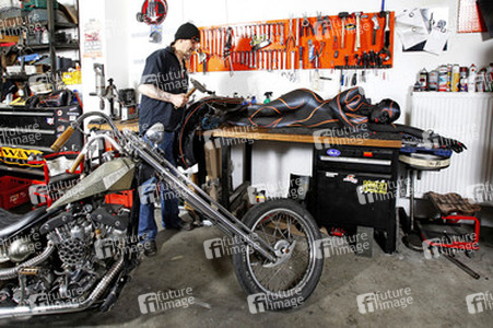 WORKING ART: Zweiradmechaniker / Motorcycle Mechanic