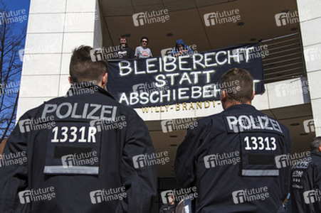 Aktivisten besetzen die Bundeszentrale der SPD, Berlin