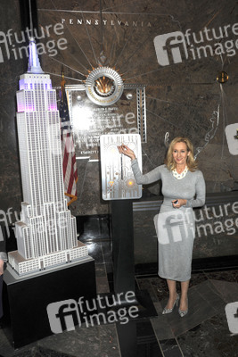 J.K. Rowling beleuchtet das Empire State Building, New York
