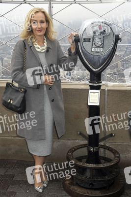 J.K. Rowling beleuchtet das Empire State Building, New York