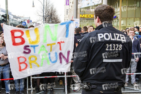 Demonstration gegen NPD-Kundgebung, Berlin