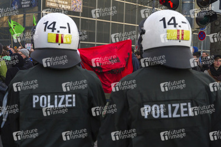 Proteste gegen Pegida Demonstration, Dresden
