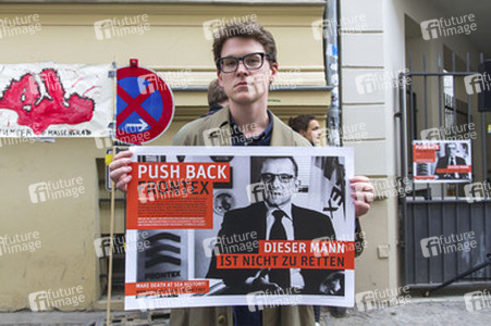 Farbbeutel Attacke auf Klaus Rösler, Berlin