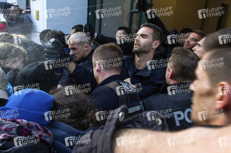 Farbbeutel Attacke auf Klaus Rösler, Berlin
