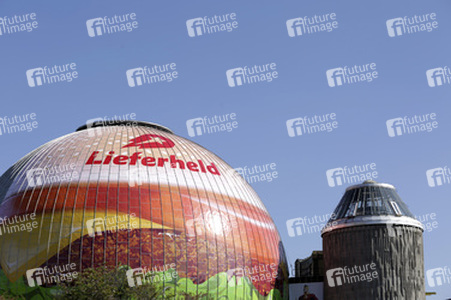 Zeiss-Großplanetarium Berlin als 30m großen Burger