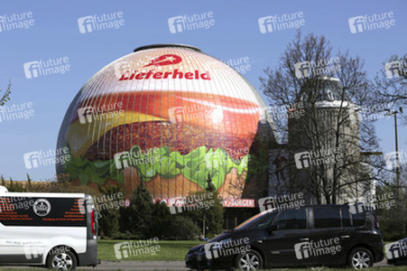 Zeiss-Großplanetarium Berlin als 30m großen Burger