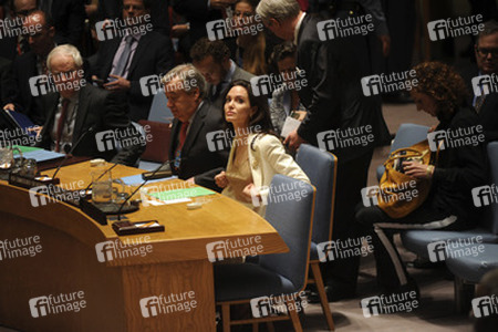 Angelina Jolie bei einer Sitzung des UN-Sicherheitsrates, New York