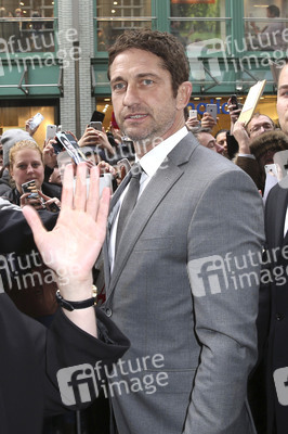 Gerard Butler im Douglas Store, Hamburg