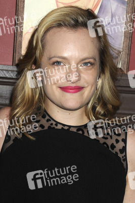 Elisabeth Moss erhält eine Kariaktur im Sardi's in New York