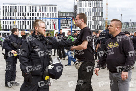 Demo gegen die Islamisierung und Amerikanisierung Europas in Berlin