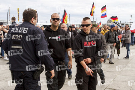 Demo gegen die Islamisierung und Amerikanisierung Europas in Berlin