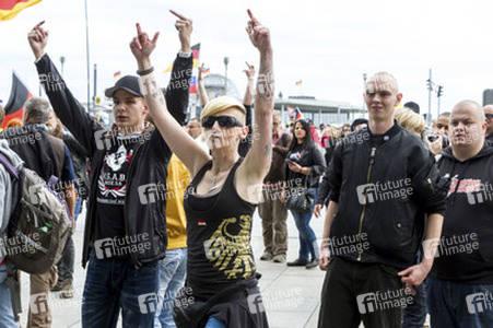 Demo gegen die Islamisierung und Amerikanisierung Europas in Berlin