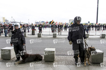 Demo gegen die Islamisierung und Amerikanisierung Europas in Berlin