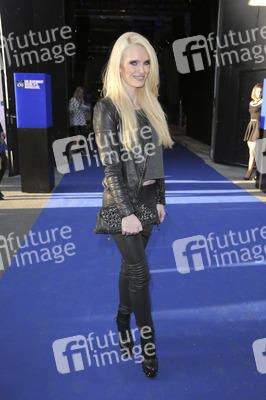 100 Jahre Maybelline B-Day Bash in Berlin
