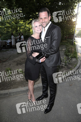 100 Jahre Maybelline B-Day Bash in Berlin