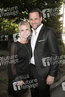 100 Jahre Maybelline B-Day Bash in Berlin