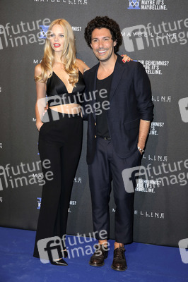 100 Jahre Maybelline B-Day Bash in Berlin