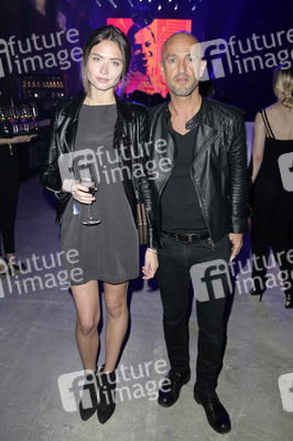 100 Jahre Maybelline B-Day Bash in Berlin