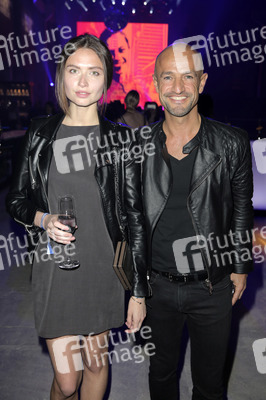 100 Jahre Maybelline B-Day Bash in Berlin