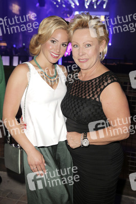 100 Jahre Maybelline B-Day Bash in Berlin