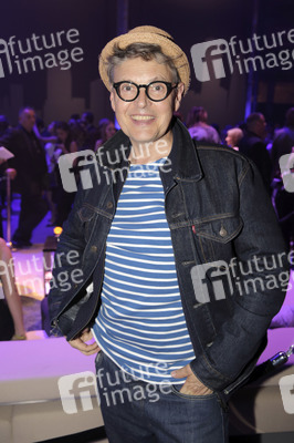 100 Jahre Maybelline B-Day Bash in Berlin