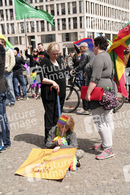 Der Internationale Tag gegen Homophobie und Transphobie in Berlin