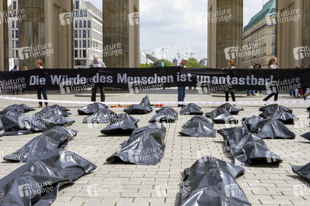 Protestaktion vom Bündnis 'Gemeinsam für Afrika' in Berlin