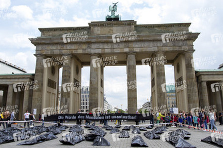 Protestaktion vom Bündnis 'Gemeinsam für Afrika' in Berlin