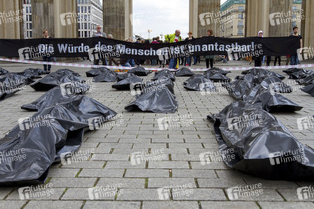 Protestaktion vom Bündnis 'Gemeinsam für Afrika' in Berlin