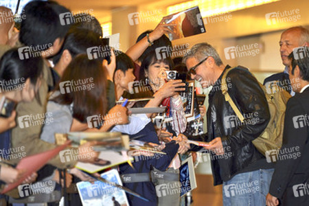 Ankunft der Clooneys auf dem Tokyo International Airport