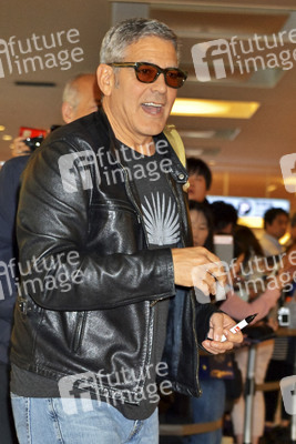 Ankunft der Clooneys auf dem Tokyo International Airport