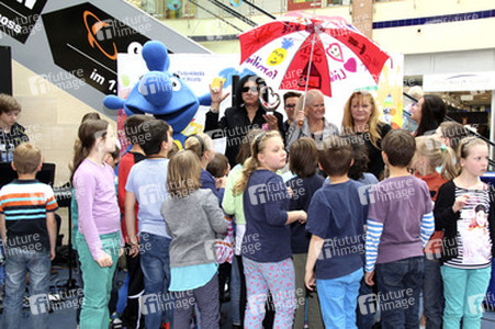Gene Simmons auf Mauertour in Berlin