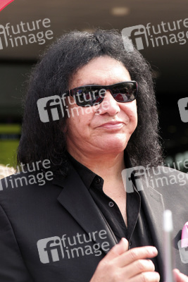Gene Simmons auf Mauertour in Berlin