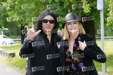 Gene Simmons auf Mauertour in Berlin