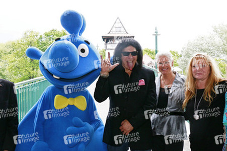 Gene Simmons auf Mauertour in Berlin