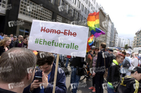 Demo für Homoehe in Berlin