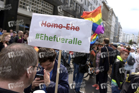 Demo für Homoehe in Berlin