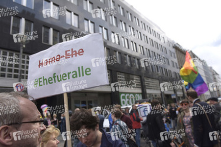 Demo für Homoehe in Berlin