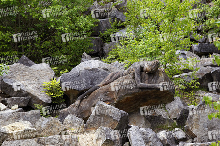 NATURE ART: Steinbruch / Quarry Bodypainting