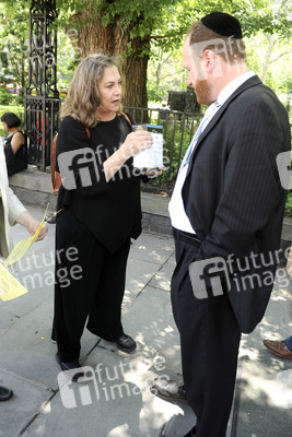 Kathleen Turner wirbt für Meals on Wheels